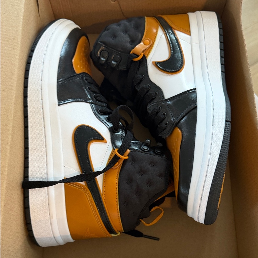 Nike Athletic Shoes Black Orange White